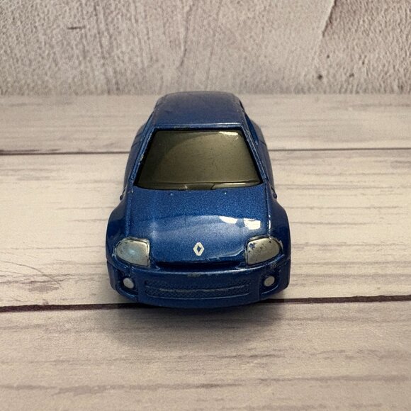 Maisto Renault Clio V6 Sport Car, 1:64 Scale Blue (SKU: 262TO) - Picture 4 of 7